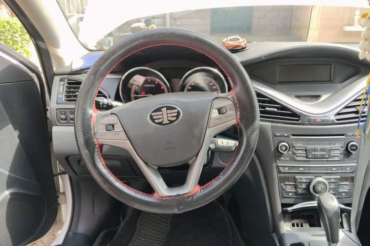 Used Bestune B70 2016 2.0L Automatic Luxury Model Steering Wheel