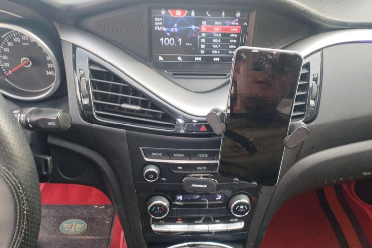 Used Bestune B70 2018 2.0L Automatic Connected Smart Edition Audio And AC Panel