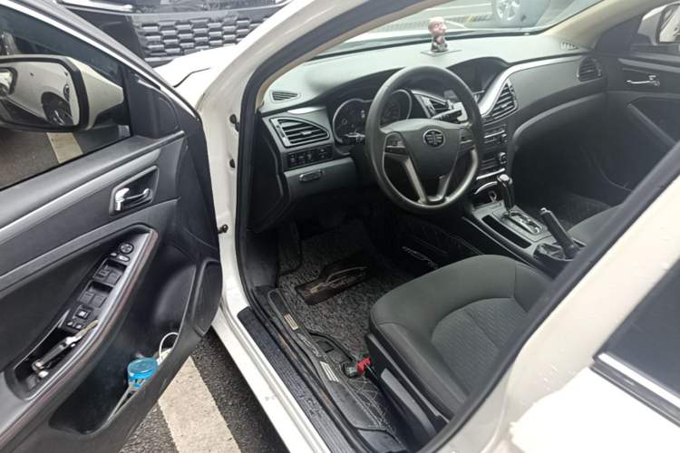 Used Bestune B70 2018 2.0L Automatic Connected Smart Edition Driver Seat