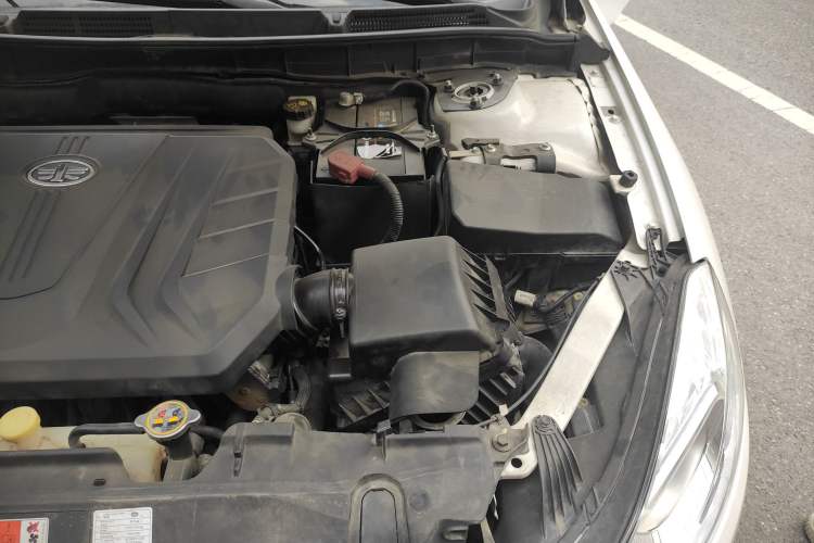 Used Bestune B70 2018 2.0L Automatic Connected Smart Edition Engine Bay Left