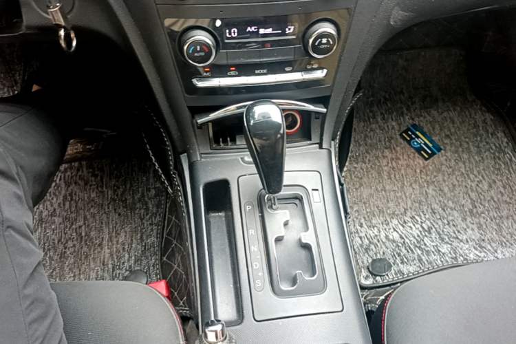Used Bestune B70 2018 2.0L Automatic Connected Smart Edition Gear Lever
