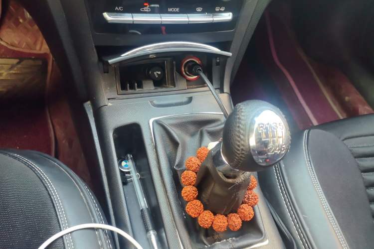 Used Bestune B70 2018 2.0L Manual Connected Smart Edition Gear Lever