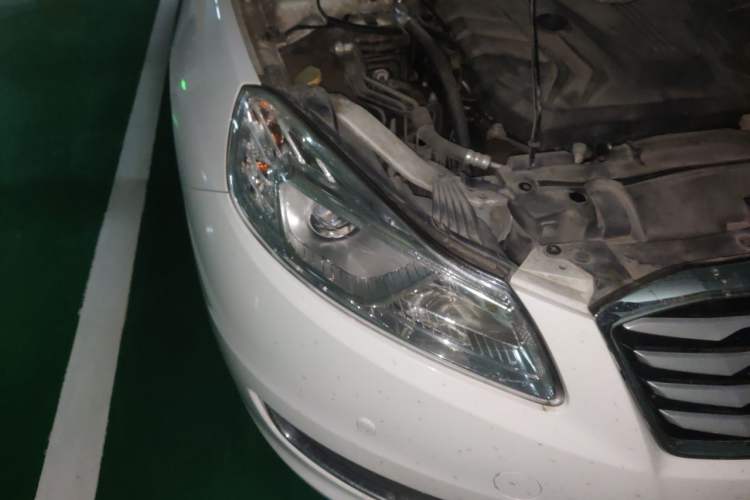 Used Bestune B70 2018 2.0L Automatic Connected Smart Edition Right Front Headlight