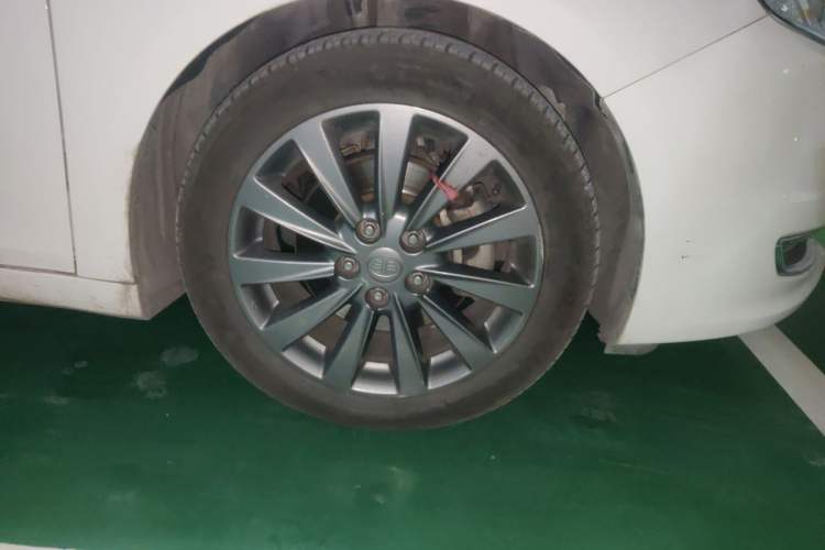 Used Bestune B70 2018 2.0L Automatic Connected Smart Edition Right Front Wheel Hub