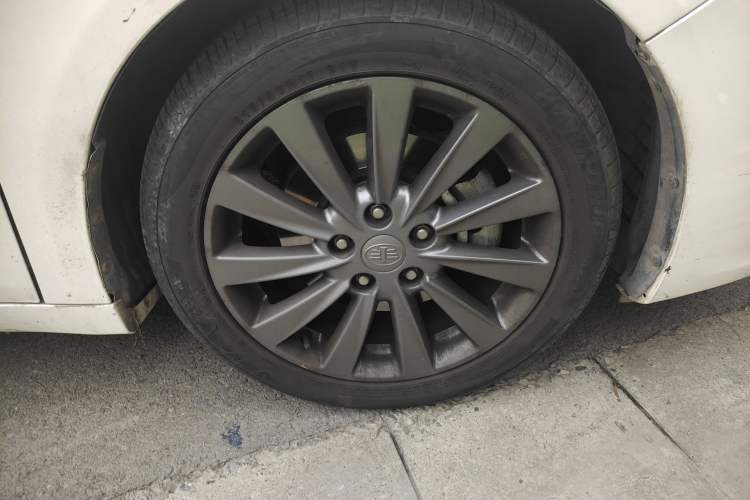 Used Bestune B70 2018 2.0L Automatic Connected Smart Edition Right Front Wheel Hub