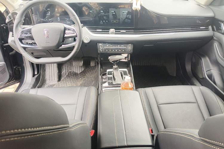 Used Bestune B70 2021 1.5T Automatic Enjoyment Model Center Console