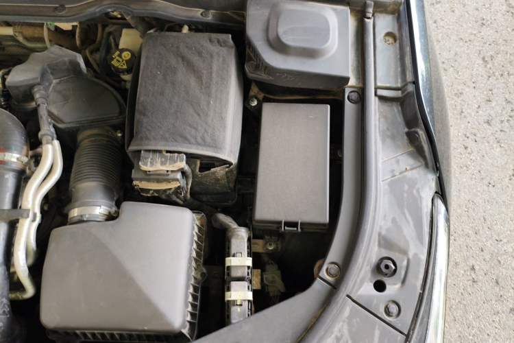 Used Bestune B70 2021 1.5T Automatic Premium Edition Engine Bay Left