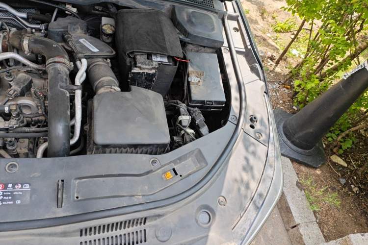 Used Bestune B70 2021 1.5T Automatic 15th Anniversary Edition Engine Bay Left