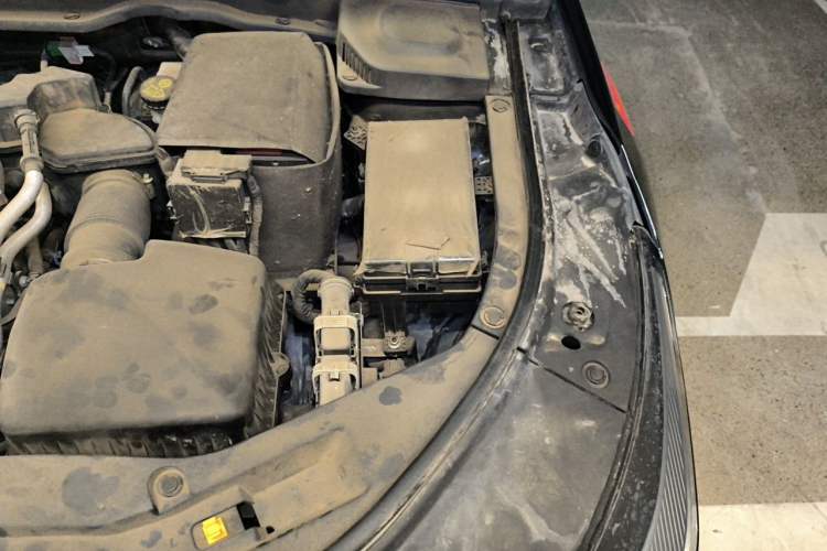 Used Bestune B70 2021 1.5T Automatic 15th Anniversary Edition Engine Bay Left