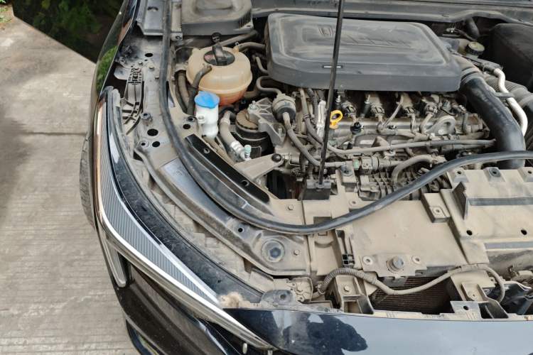 Used Bestune B70 2021 1.5T Automatic Premium Edition Engine Bay Right