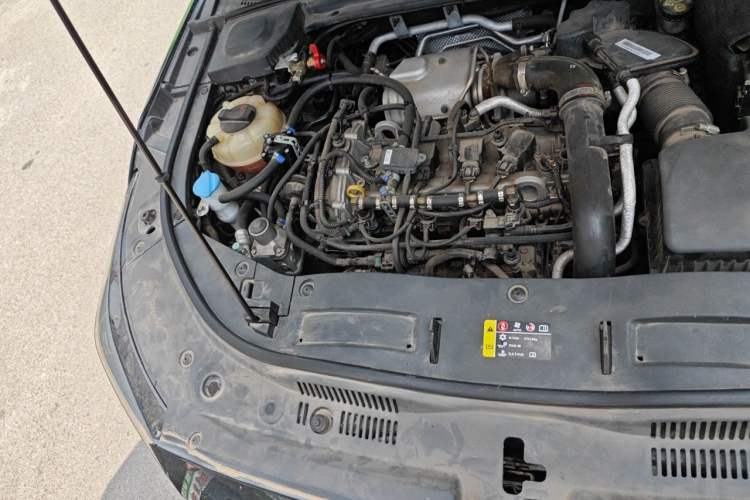 Used Bestune B70 2021 1.5T Automatic 15th Anniversary Edition Engine Bay Right