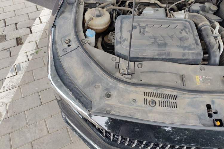 Used Bestune B70 2021 1.5T Automatic 15th Anniversary Edition Engine Bay Right