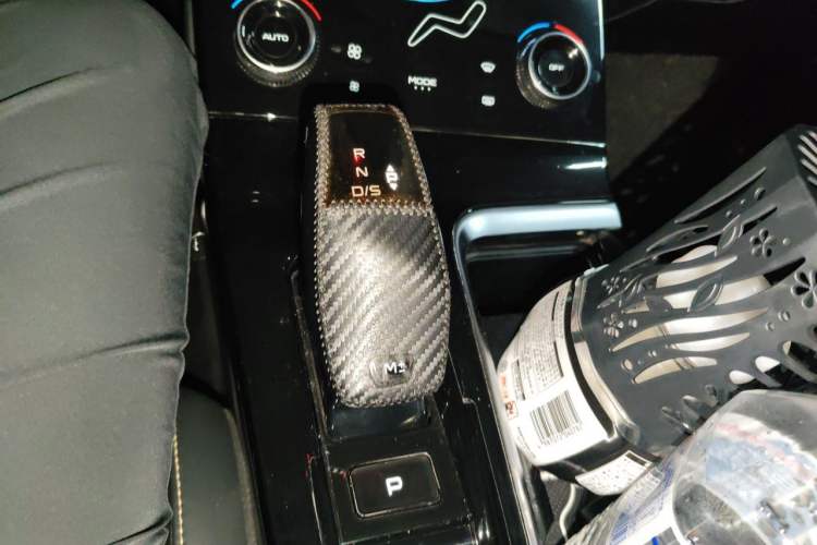 Used Bestune B70 2021 1.5T Automatic Premium Edition Gear Lever