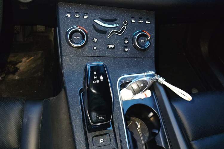 Used Bestune B70 2021 2.0T Automatic Enjoyment Version Gear Lever
