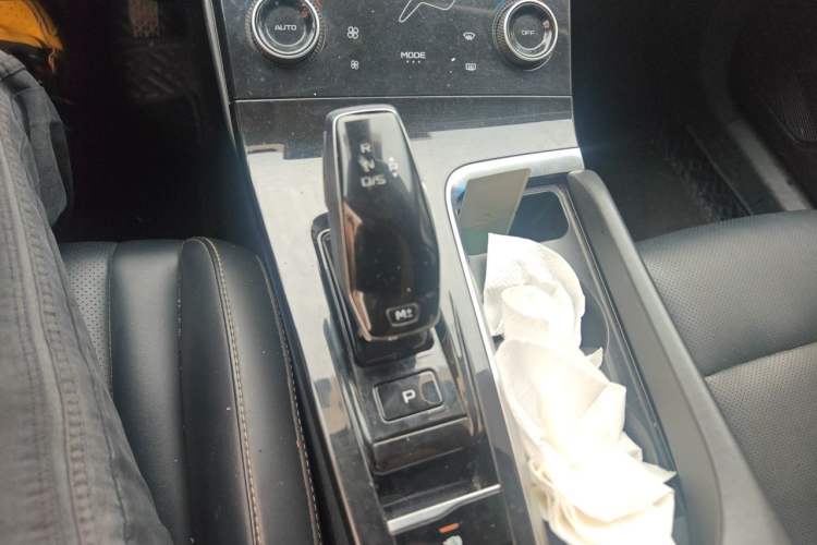 Used Bestune B70 2021 1.5T Automatic 15th Anniversary Edition Gear Lever