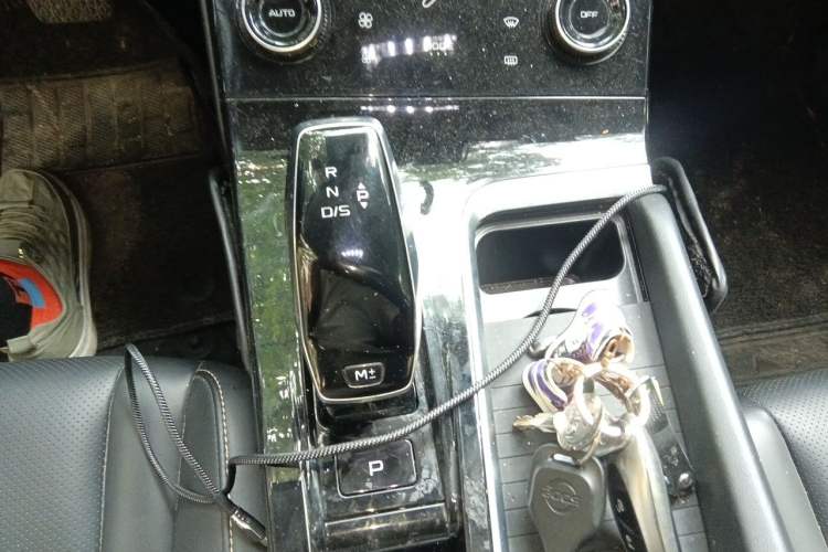 Used Bestune B70 2021 1.5T Automatic 15th Anniversary Edition Gear Lever