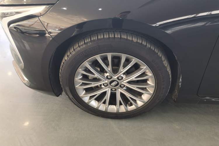 Used Bestune B70 2021 1.5T Automatic 15th Anniversary Edition Left Front Wheel Hub