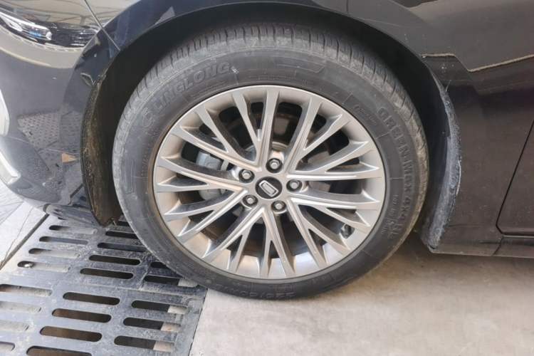 Used Bestune B70 2021 1.5T Automatic 15th Anniversary Edition Left Front Wheel Hub