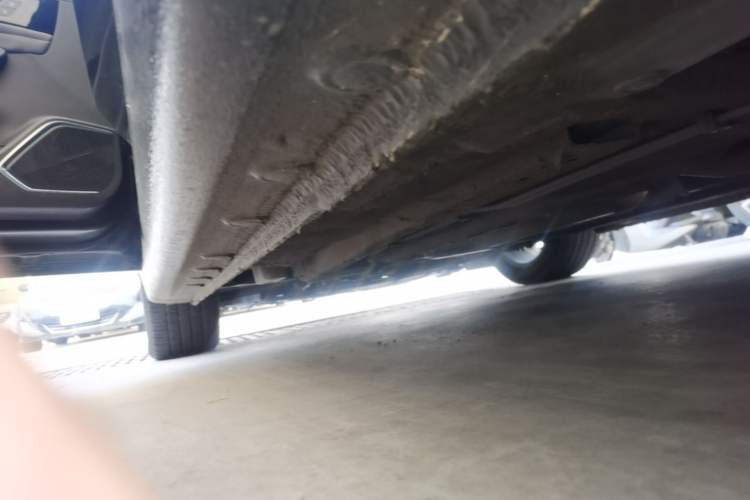 Used Bestune B70 2021 1.5T Automatic 15th Anniversary Edition Left Side Sill