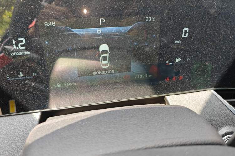 Used Bestune B70 2021 1.5T Automatic 15th Anniversary Edition Odometer Close Up