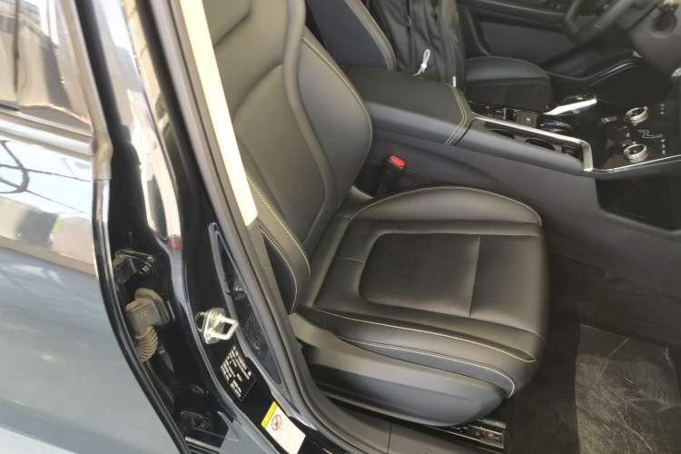 Used Bestune B70 2021 1.5T Automatic 15th Anniversary Edition Right Front Seat