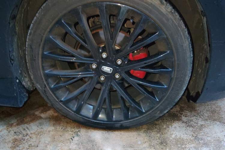 Used Bestune B70 2021 2.0T Automatic Enjoyment Version Right Front Wheel Hub