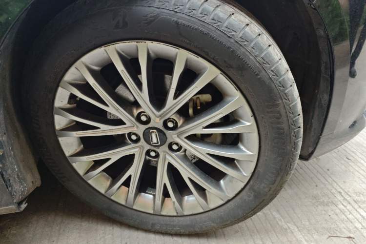 Used Bestune B70 2021 1.5T Automatic Premium Edition Right Front Wheel Hub