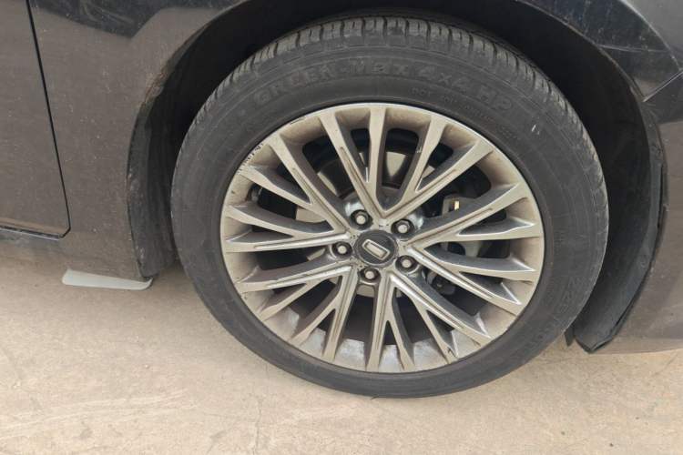 Used Bestune B70 2021 1.5T Automatic 15th Anniversary Edition Right Front Wheel Hub