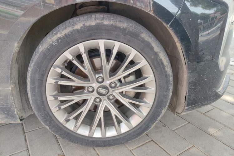 Used Bestune B70 2021 1.5T Automatic 15th Anniversary Edition Right Front Wheel Hub