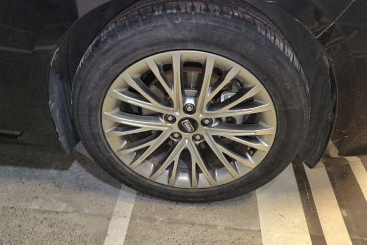 Used Bestune B70 2021 1.5T Automatic 15th Anniversary Edition Right Front Wheel Hub