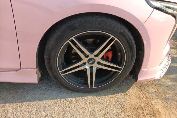Used Bestune B70 2021 1.5T Automatic Premium Edition Right Front Wheel Hub