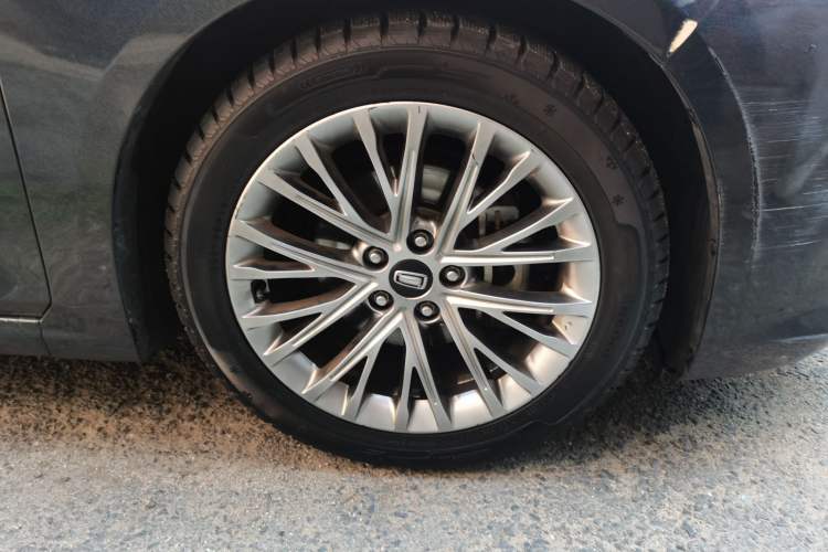 Used Bestune B70 2021 1.5T Automatic 15th Anniversary Edition Right Front Wheel Hub
