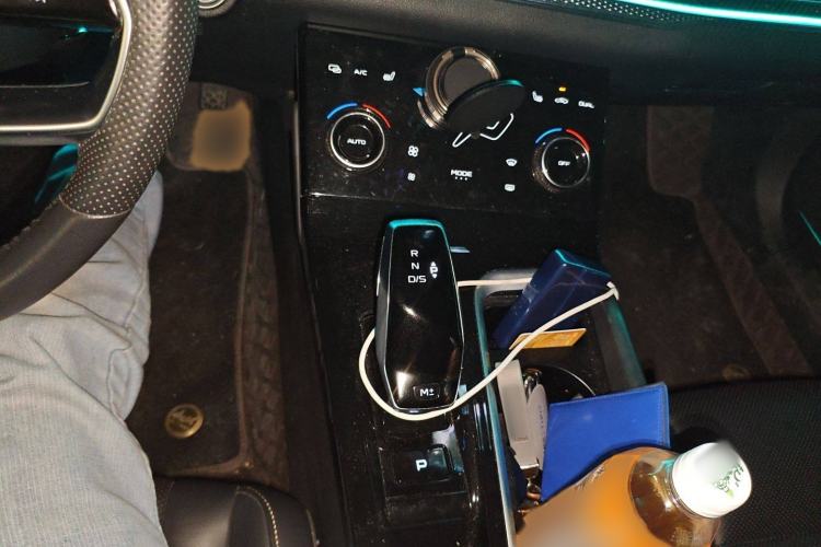 Used Bestune B70 2021 1.5T Automatic 15th Anniversary Edition Gear Lever