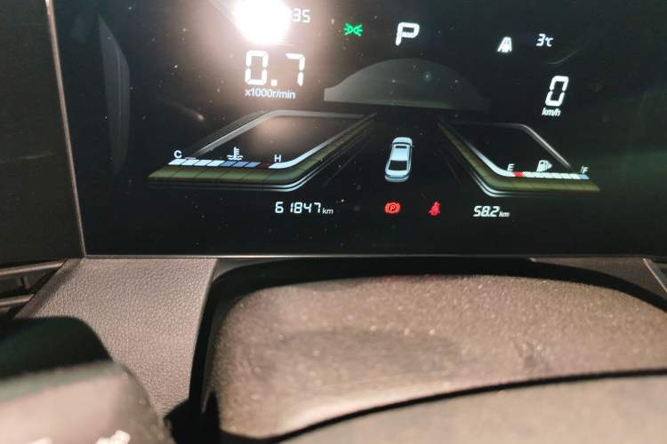 Used Bestune B70 2021 1.5T Automatic Enjoyment Model Odometer Close Up