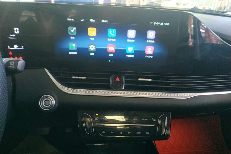 Used Bestune B70 2021 1.5T Automatic Premium Edition Audio And AC Panel