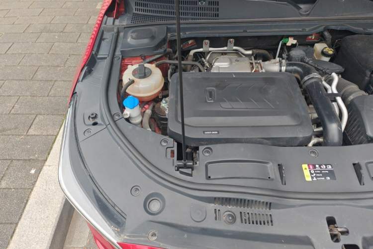 Used Bestune B70 2021 1.5T Automatic 15th Anniversary Edition Engine Bay Right