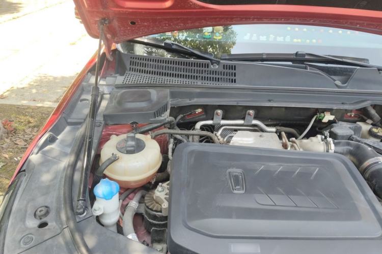 Used Bestune B70 2021 1.5T Automatic Premium Edition Engine Bay Right