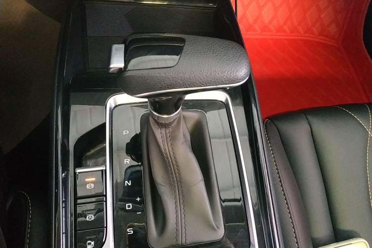 Used Bestune B70 2021 1.5T Automatic Premium Edition Gear Lever