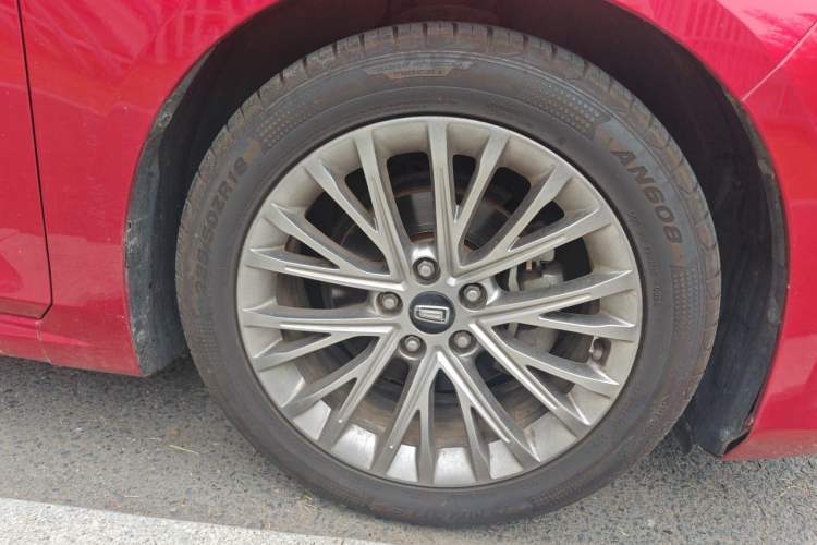 Used Bestune B70 2021 1.5T Automatic 15th Anniversary Edition Right Front Wheel Hub