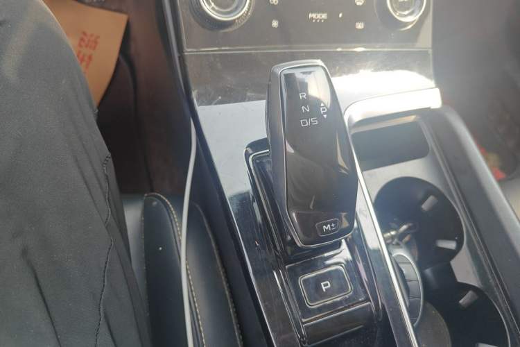 Used Bestune B70 2021 1.5T Automatic 15th Anniversary Edition Gear Lever