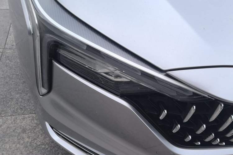 Used Bestune B70 2021 1.5T Automatic Enjoyment Model Right Front Headlight