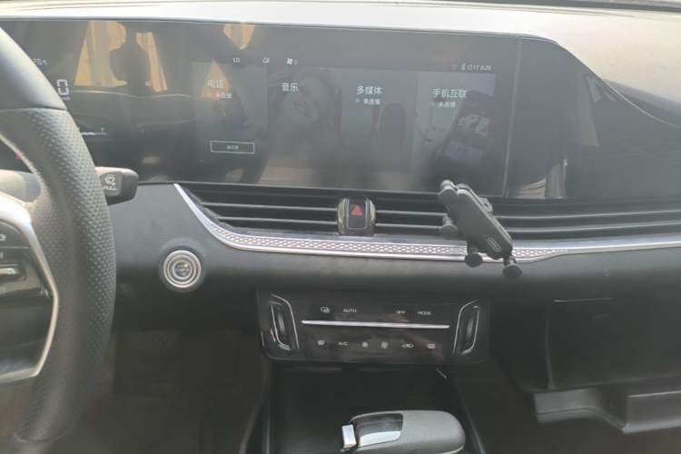 Used Bestune B70 2021 1.5T Automatic Enjoyment Model Audio And AC Panel