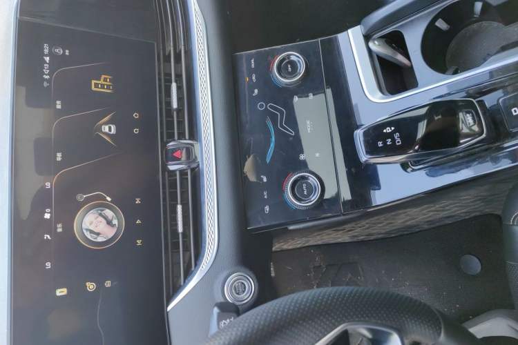 Used Bestune B70 2021 1.5T Automatic Enjoyment Model Audio And AC Panel