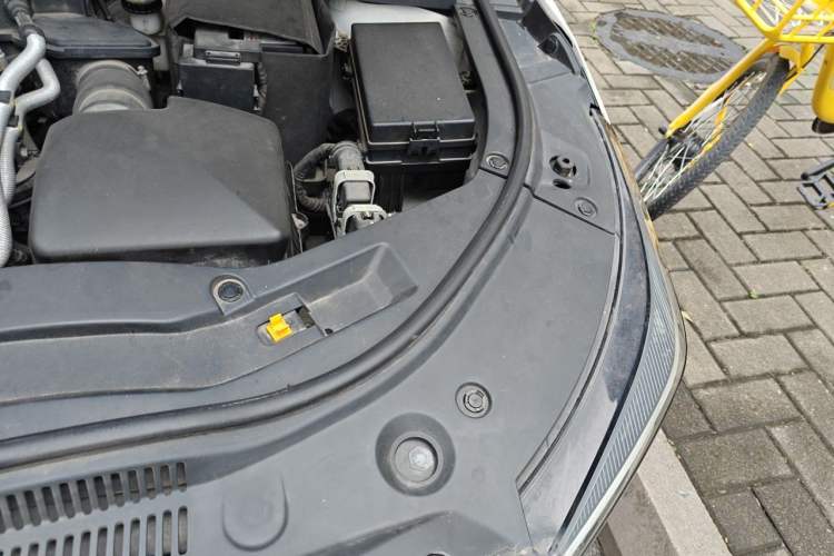 Used Bestune B70 2021 1.5T Automatic 15th Anniversary Edition Engine Bay Left