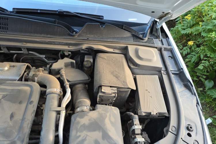 Used Bestune B70 2021 1.5T Automatic 15th Anniversary Edition Engine Bay Left