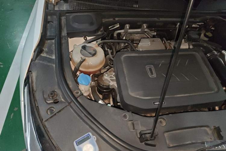 Used Bestune B70 2021 1.5T Automatic 15th Anniversary Edition Engine Bay Right