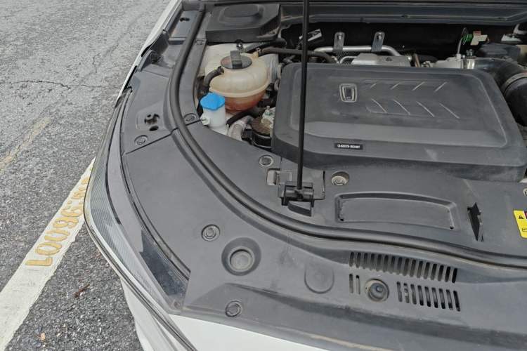 Used Bestune B70 2021 1.5T Automatic 15th Anniversary Edition Engine Bay Right