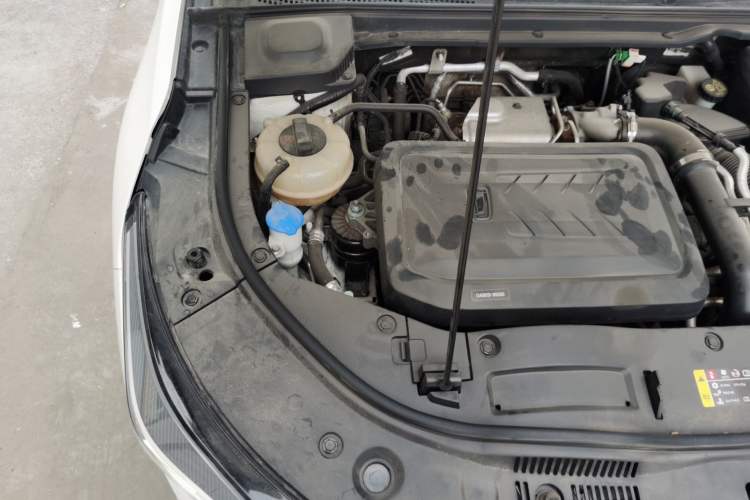 Used Bestune B70 2021 1.5T Automatic Premium Edition Engine Bay Right