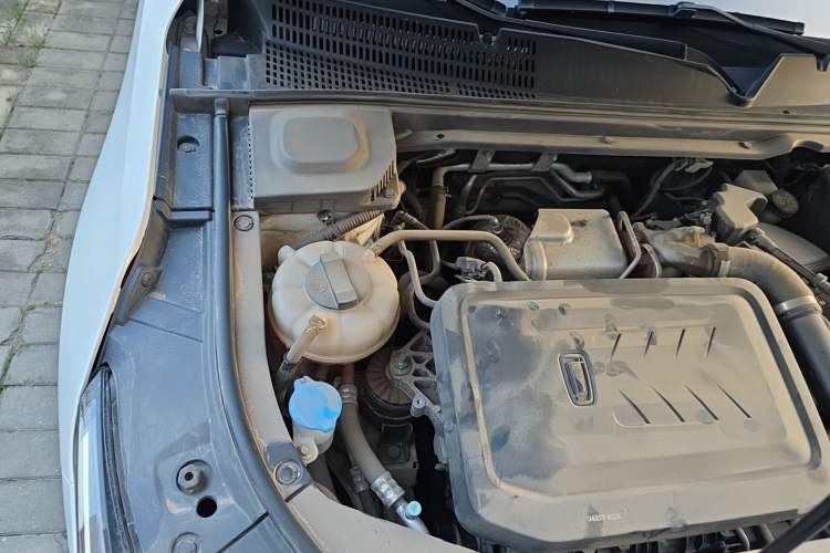 Used Bestune B70 2021 1.5T Automatic 15th Anniversary Edition Engine Bay Right