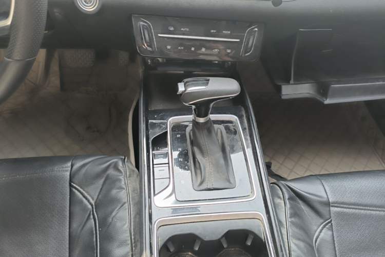 Used Bestune B70 2021 1.5T Automatic Enjoyment Model Gear Lever